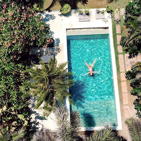 Отель Hi5 Kuta Kuta  Экстерьер фото