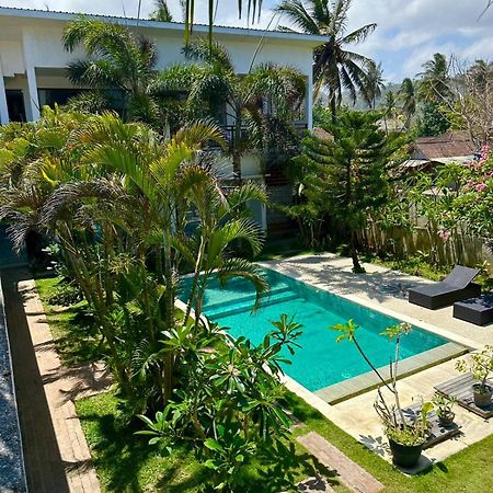Отель Hi5 Kuta Kuta  Экстерьер фото