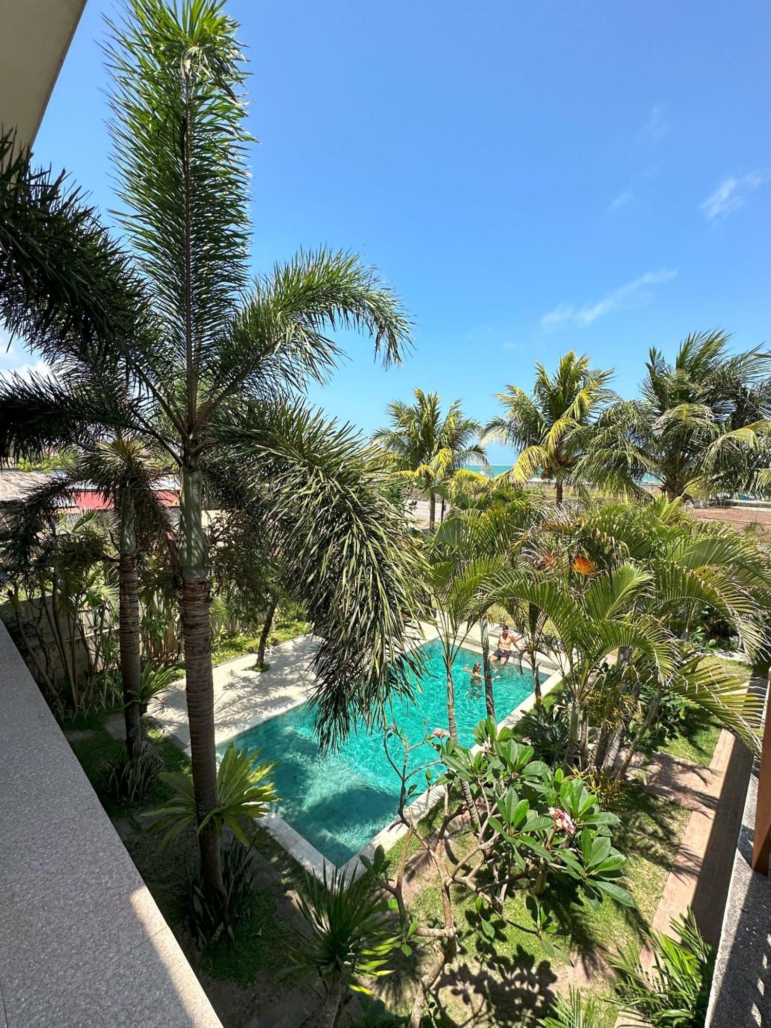 Отель Hi5 Kuta Kuta  Экстерьер фото