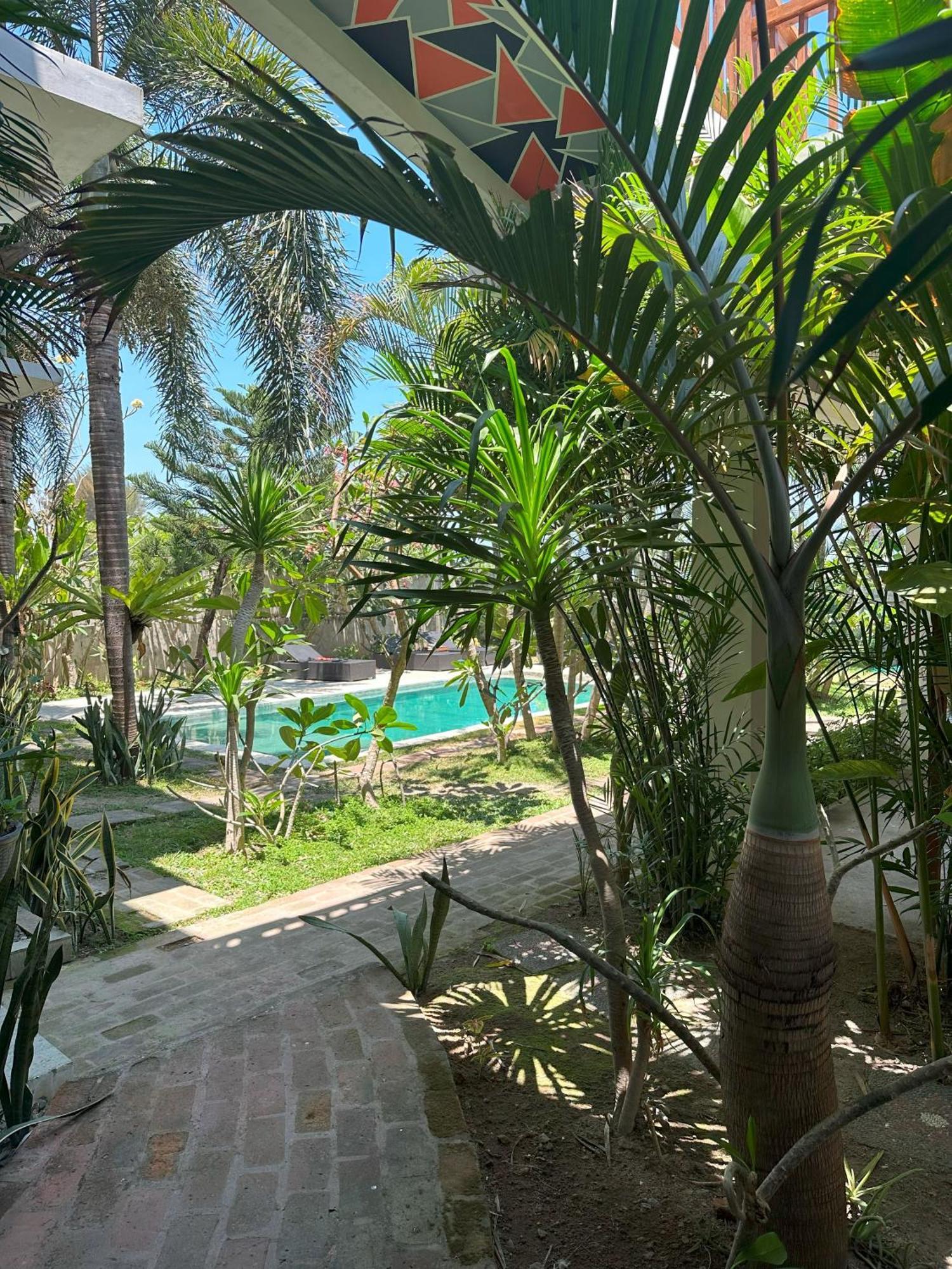 Отель Hi5 Kuta Kuta  Номер фото
